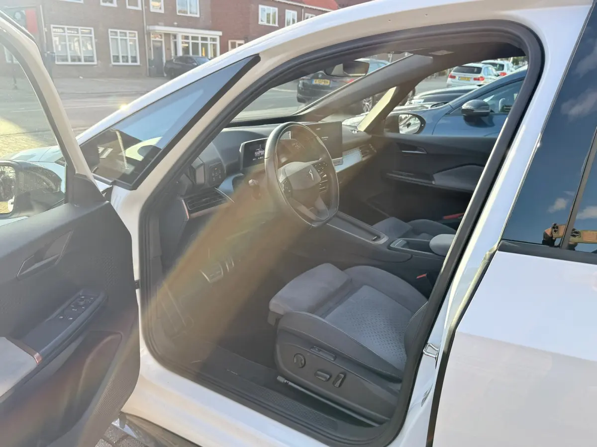 Performance One 62 kWh, SOH 93.4 %,Apple Carplay/Android,Stoelverwarming,Navigatie