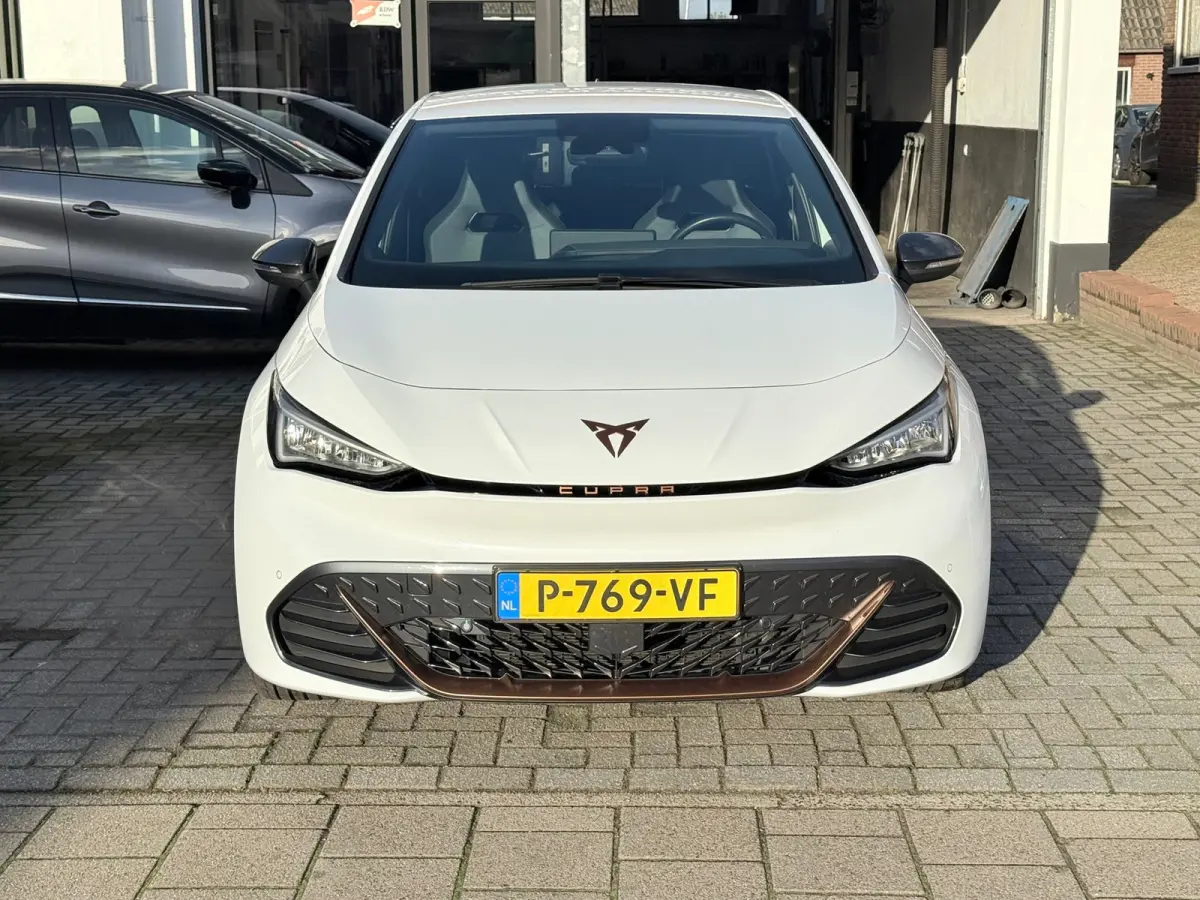 Performance One 62 kWh, SOH 93.4 %,Apple Carplay/Android,Stoelverwarming,Navigatie