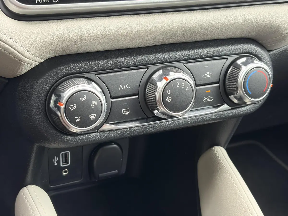 1.0 IG-T N-Design ✓Carplay✓Trekhaak✓Navi✓Airco✓Cruise✓Rijstrooksensor✓Pdc✓Lm velgen✓4 Elekt Ramen✓Zeer Zuinig✓Weinig km✓N.A.P✓Apk tot 04-2027