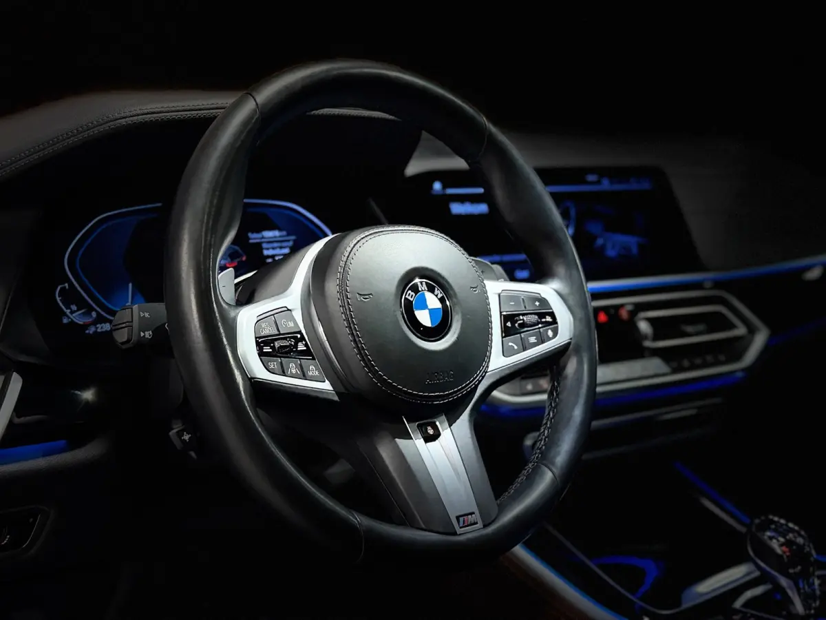 XDrive45e High Exe M-Sport B&W Skylounge Full Options