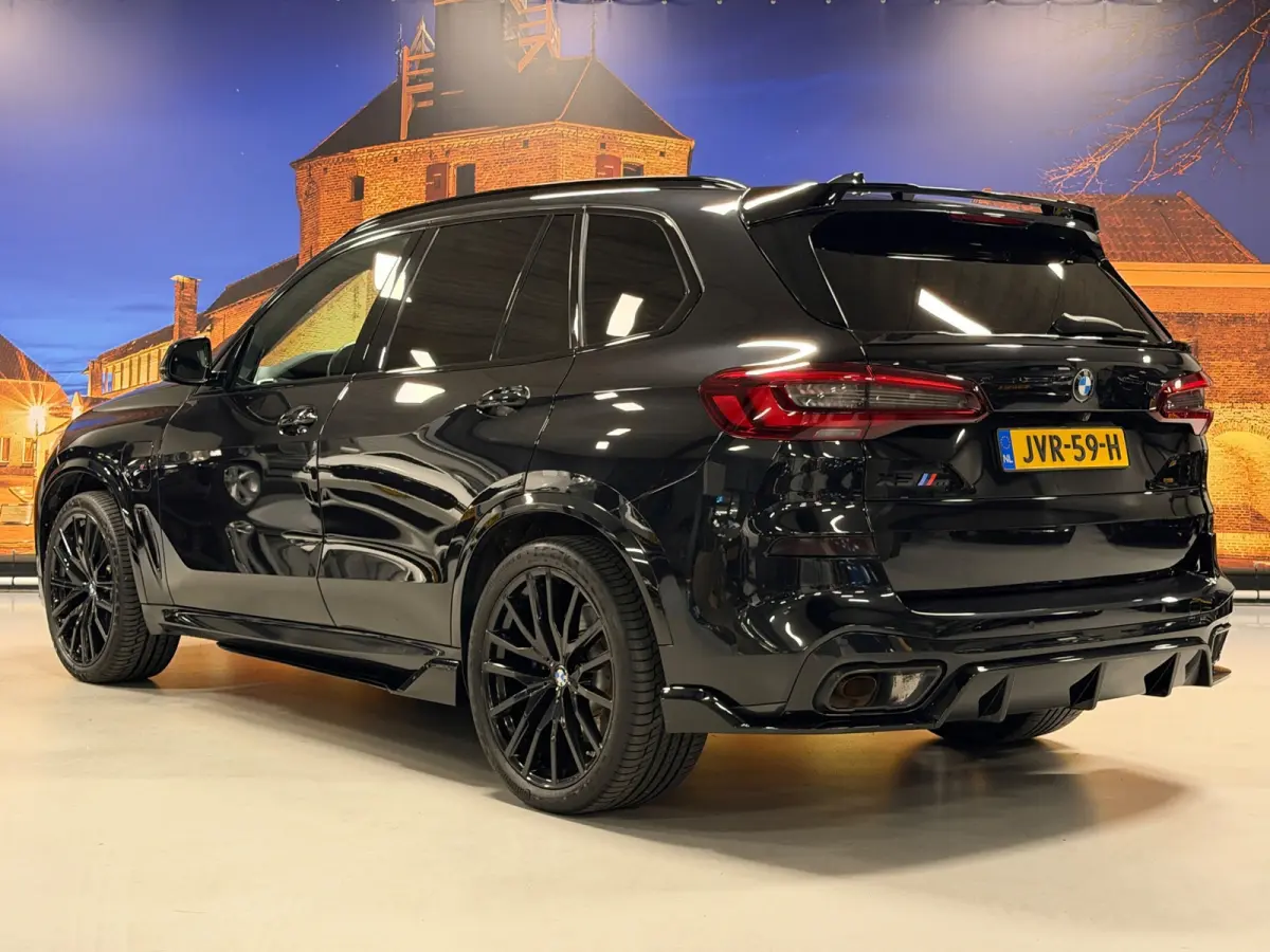 XDrive45e High Exe M-Sport B&W Skylounge Full Options