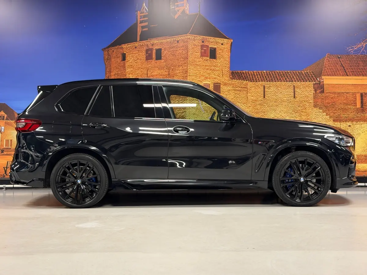 XDrive45e High Exe M-Sport B&W Skylounge Full Options