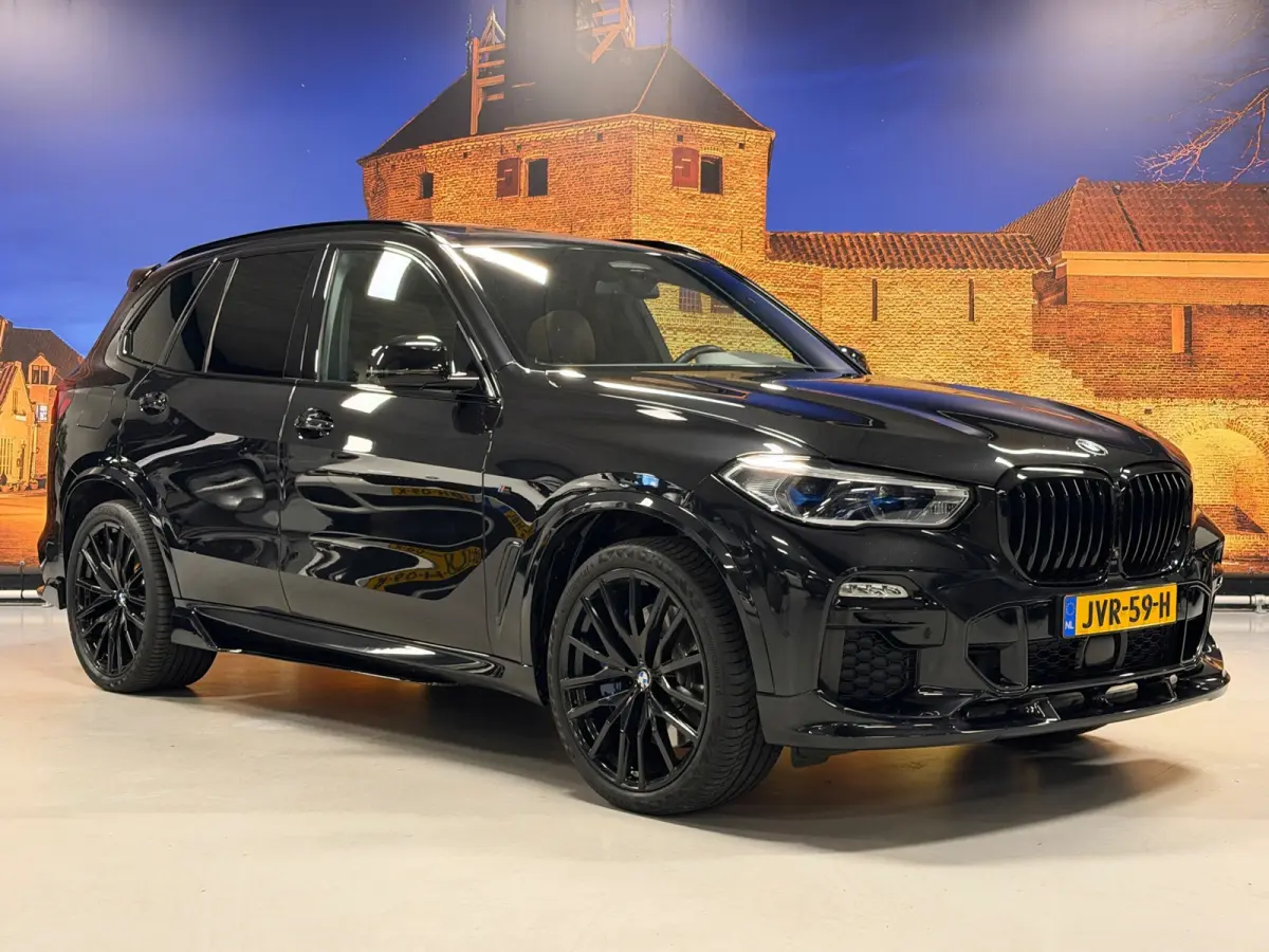 XDrive45e High Exe M-Sport B&W Skylounge Full Options