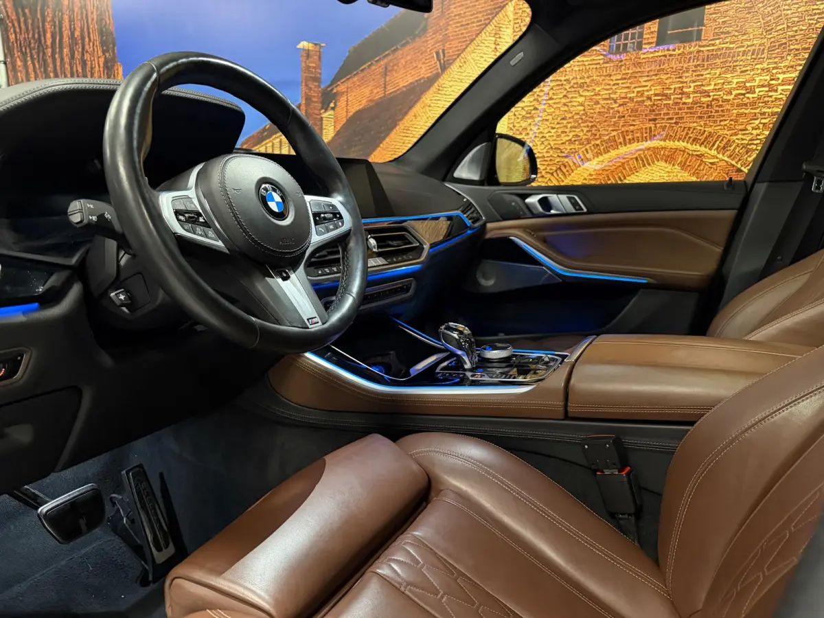 XDrive45e High Exe M-Sport B&W Skylounge Full Options