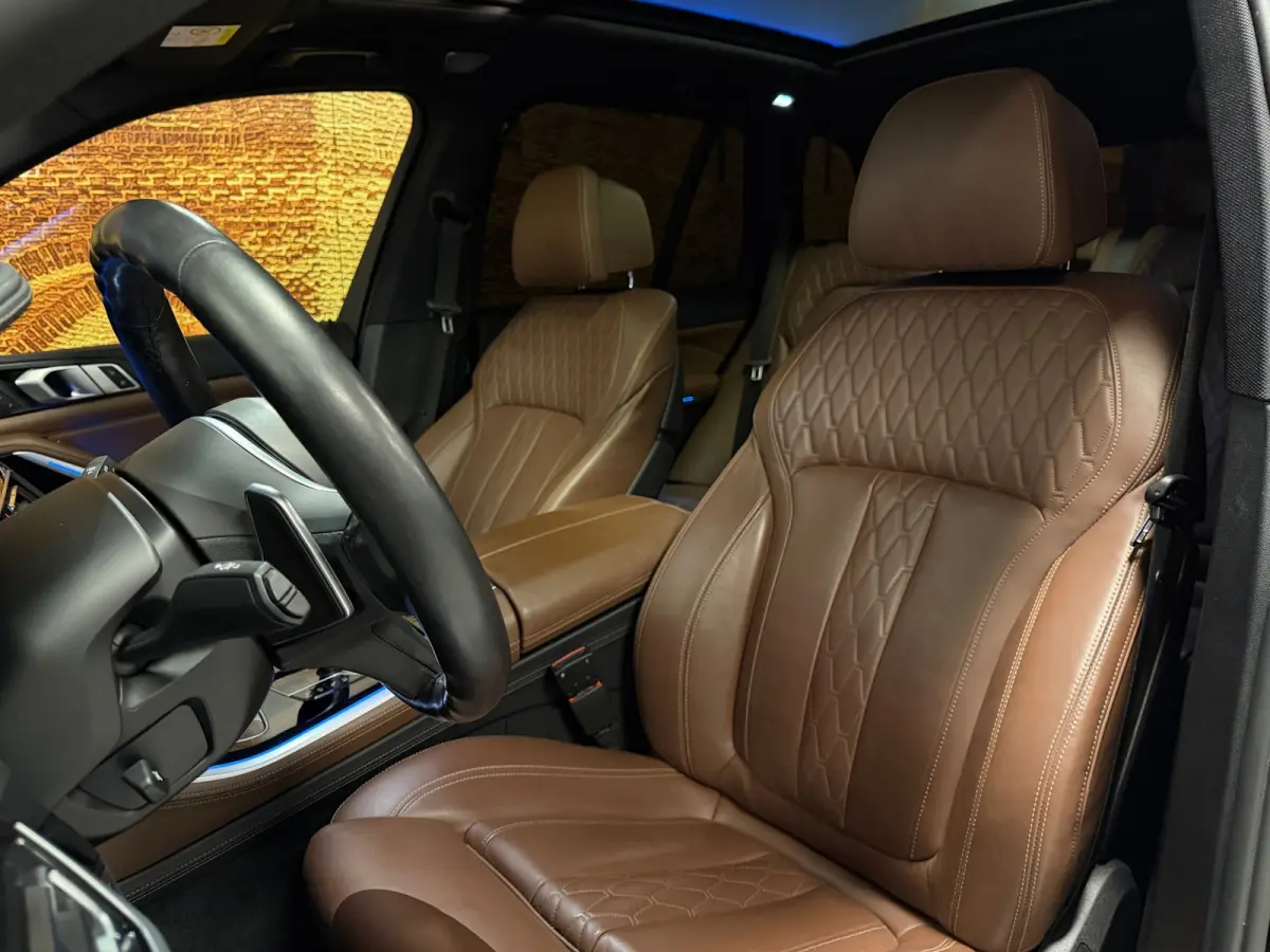 XDrive45e High Exe M-Sport B&W Skylounge Full Options