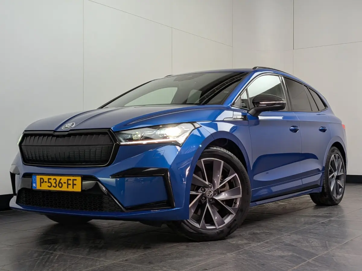 Sportline 80 KWh 204 pk | SoH 90% | 20 inch LM-Velgen | Panoramadak | Achteruitrijcamera