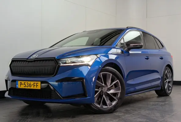 Sportline 80 KWh 204 pk | SoH 90% | 20 inch LM-Velgen | Panoramadak | Achteruitrijcamera