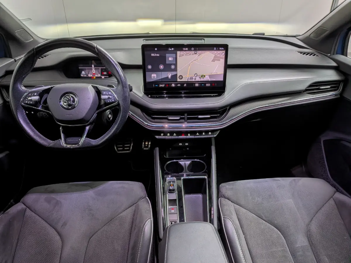 Sportline 80 KWh 204 pk | SoH 90% | 20 inch LM-Velgen | Panoramadak | Achteruitrijcamera