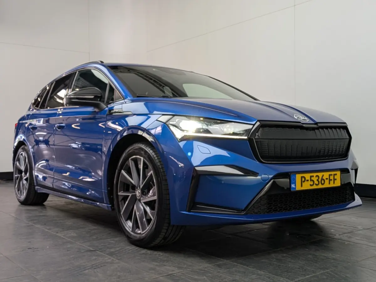 Sportline 80 KWh 204 pk | SoH 90% | 20 inch LM-Velgen | Panoramadak | Achteruitrijcamera