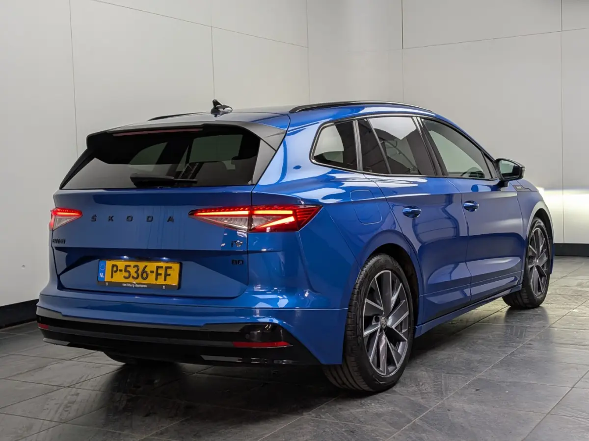 Sportline 80 KWh 204 pk | SoH 90% | 20 inch LM-Velgen | Panoramadak | Achteruitrijcamera