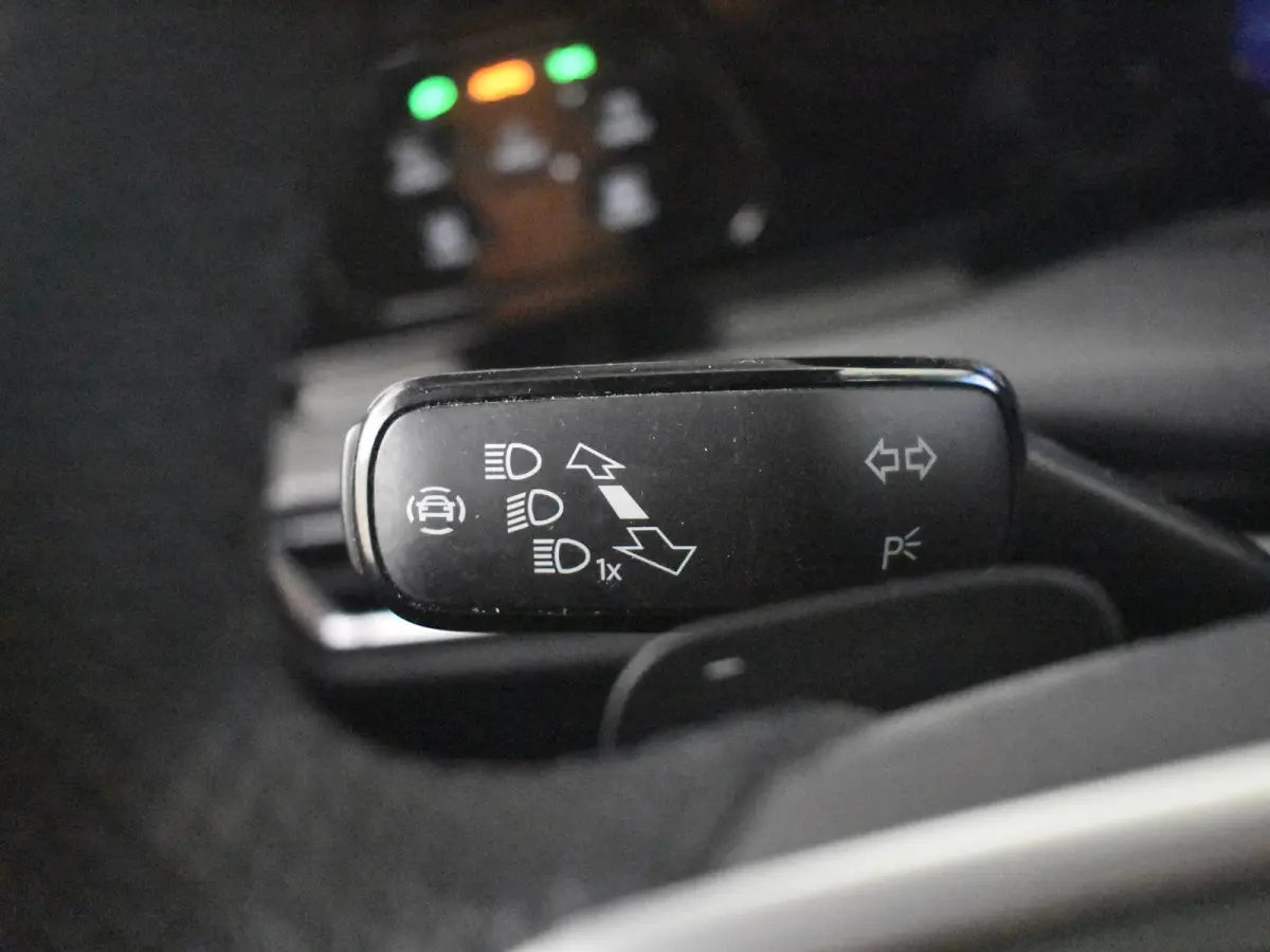 1.4 eHybrid GTE l Nardo Grey l Stoel/Stuurverwarming l Matrix LED l Keyless | Navigatie l Camera l Parkeersensoren l 17"LMV