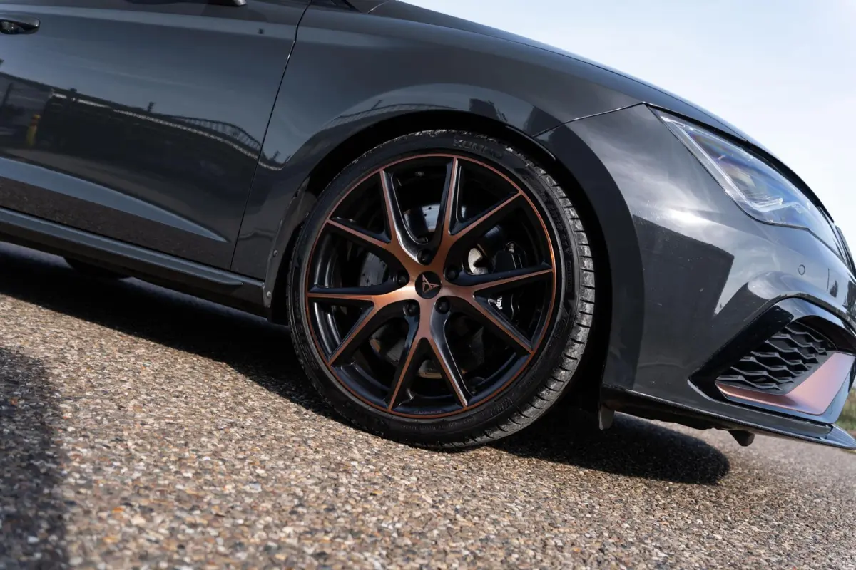 2.0 TSI CUPRA R 4Drive Carbon Pano Beats Brembo