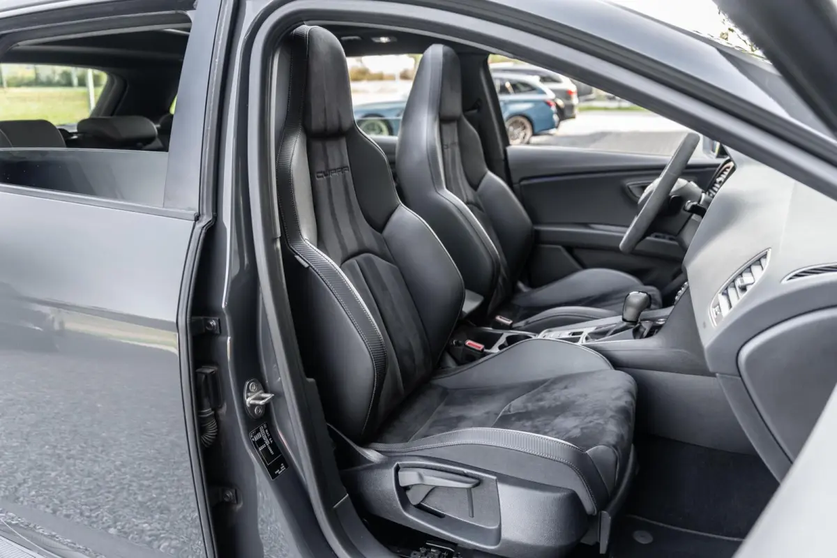 2.0 TSI CUPRA R 4Drive Carbon Pano Beats Brembo