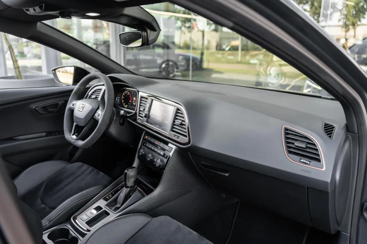 2.0 TSI CUPRA R 4Drive Carbon Pano Beats Brembo