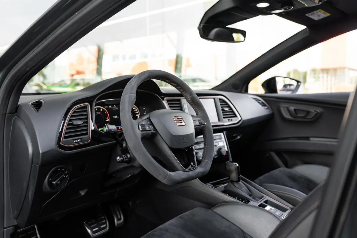 2.0 TSI CUPRA R 4Drive Carbon Pano Beats Brembo