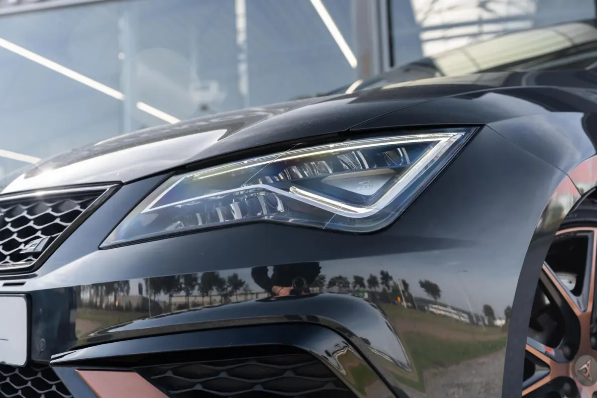 2.0 TSI CUPRA R 4Drive Carbon Pano Beats Brembo