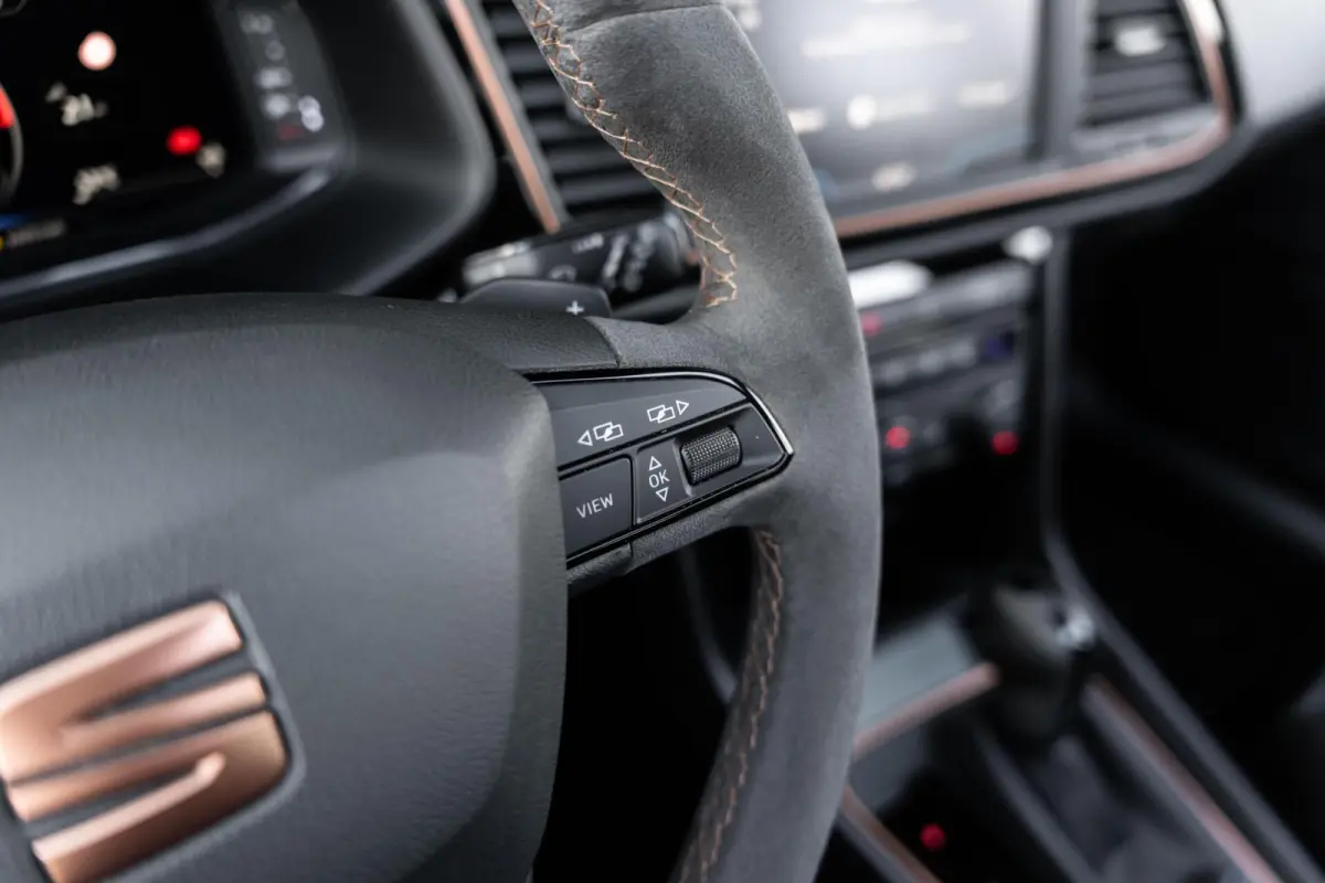 2.0 TSI CUPRA R 4Drive Carbon Pano Beats Brembo
