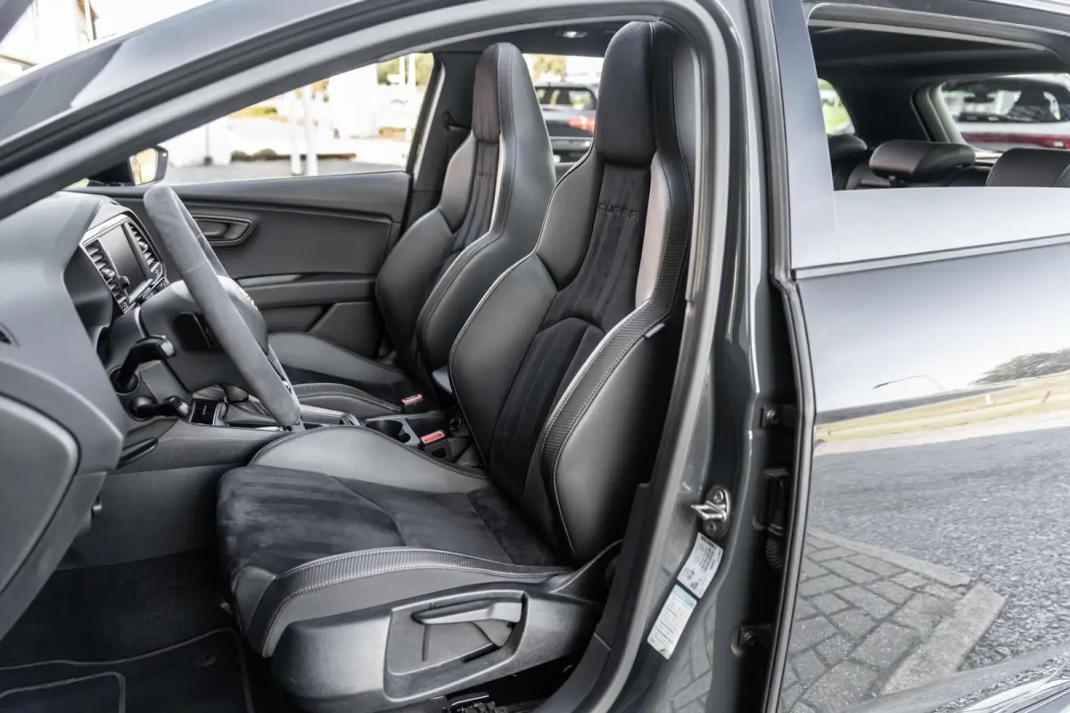 2.0 TSI CUPRA R 4Drive Carbon Pano Beats Brembo