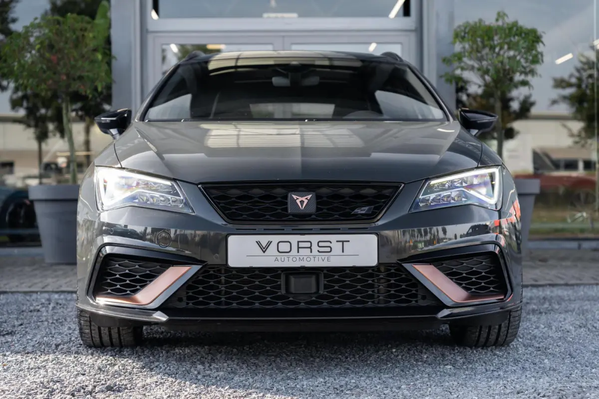 2.0 TSI CUPRA R 4Drive Carbon Pano Beats Brembo