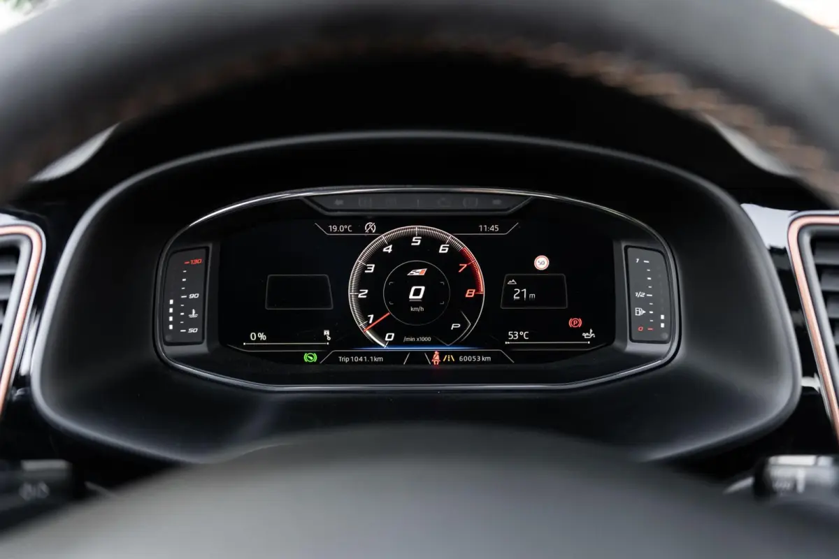 2.0 TSI CUPRA R 4Drive Carbon Pano Beats Brembo