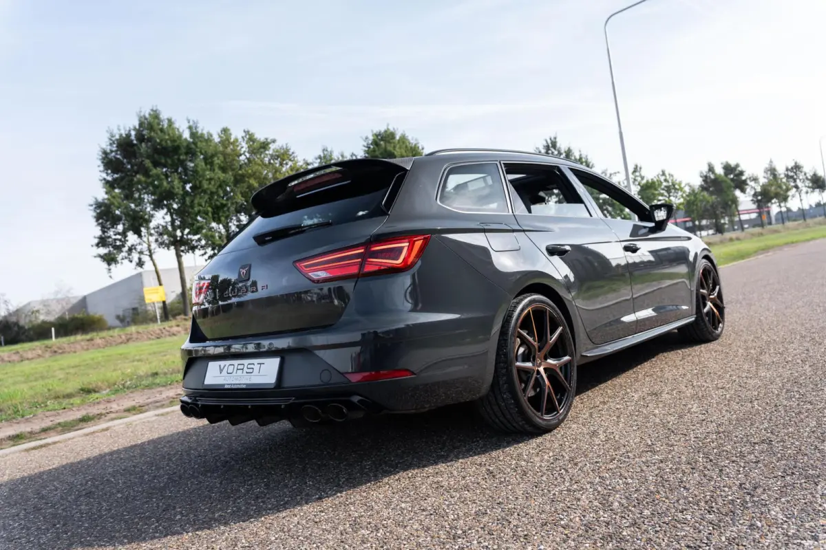 2.0 TSI CUPRA R 4Drive Carbon Pano Beats Brembo