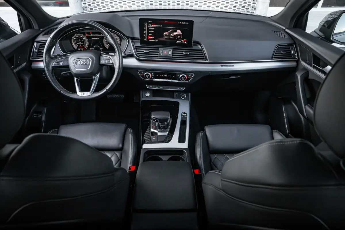 50 TFSI e S edition Competition | Achteruitrijcamera | Apple Carplay/Android Auto|telefoonintegratie premium | Elektrisch bedienbare achterklep | Panoramadak | Achteruitrijcamera | Stoelverw