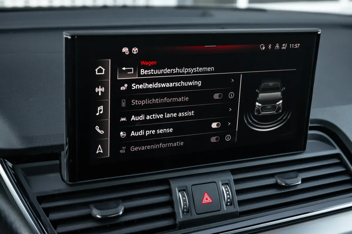 50 TFSI e S edition Competition | Achteruitrijcamera | Apple Carplay/Android Auto|telefoonintegratie premium | Elektrisch bedienbare achterklep | Panoramadak | Achteruitrijcamera | Stoelverw