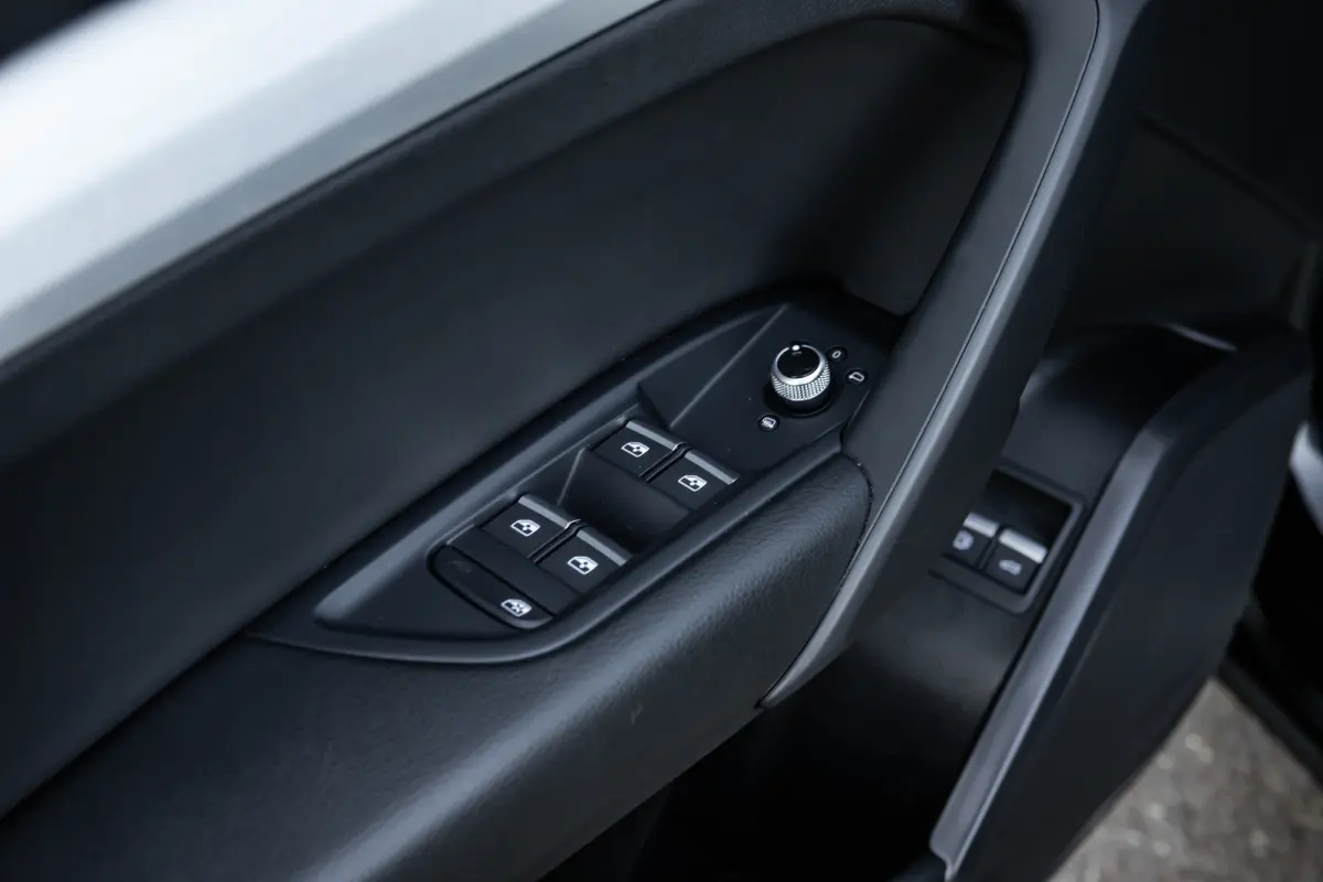 50 TFSI e S edition Competition | Achteruitrijcamera | Apple Carplay/Android Auto|telefoonintegratie premium | Elektrisch bedienbare achterklep | Panoramadak | Achteruitrijcamera | Stoelverw
