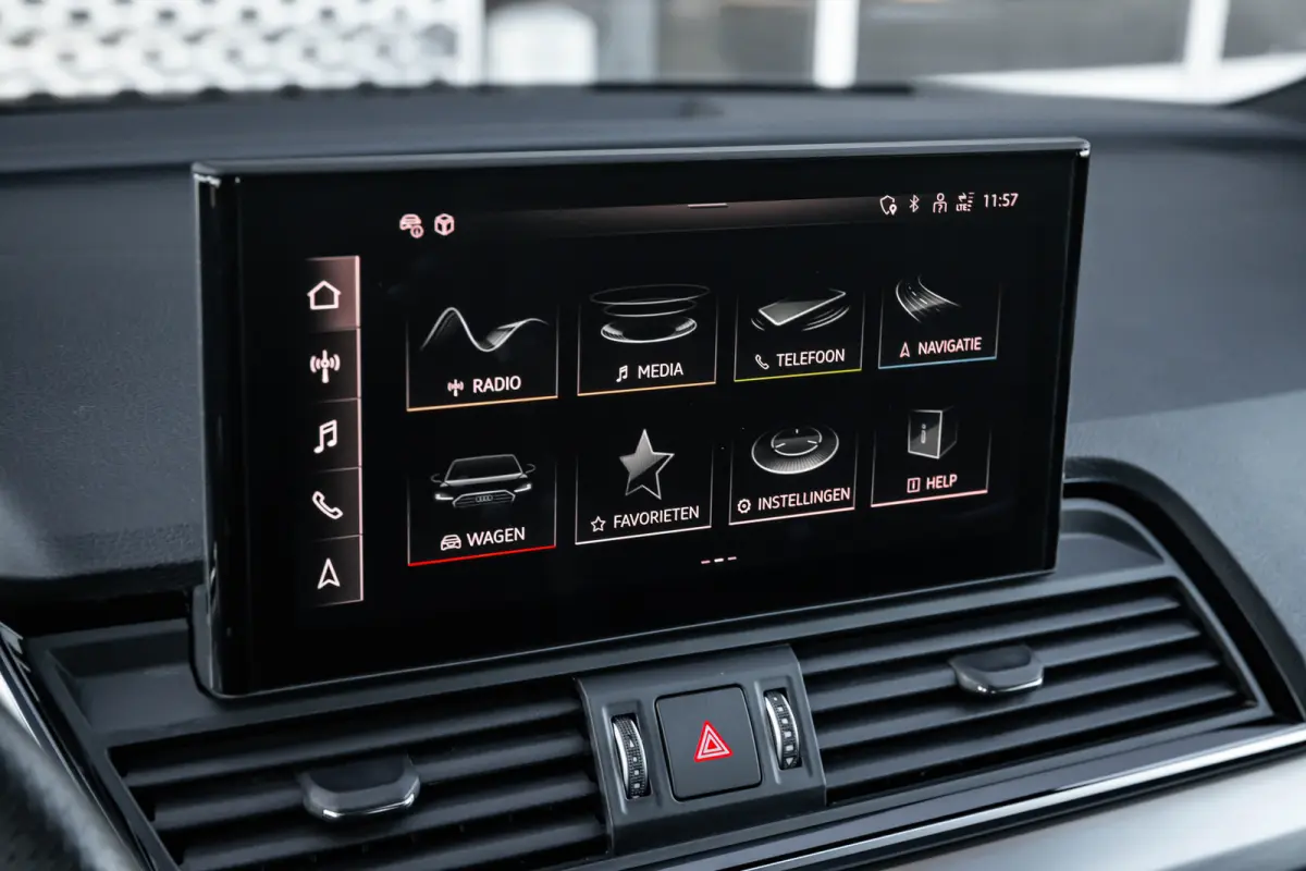 50 TFSI e S edition Competition | Achteruitrijcamera | Apple Carplay/Android Auto|telefoonintegratie premium | Elektrisch bedienbare achterklep | Panoramadak | Achteruitrijcamera | Stoelverw