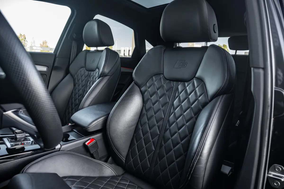 50 TFSI e S edition Competition | Achteruitrijcamera | Apple Carplay/Android Auto|telefoonintegratie premium | Elektrisch bedienbare achterklep | Panoramadak | Achteruitrijcamera | Stoelverw