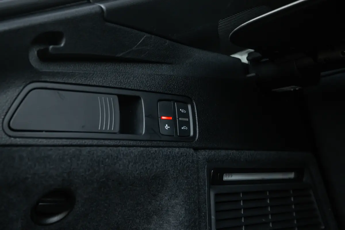 50 TFSI e S edition Competition | Achteruitrijcamera | Apple Carplay/Android Auto|telefoonintegratie premium | Elektrisch bedienbare achterklep | Panoramadak | Achteruitrijcamera | Stoelverw