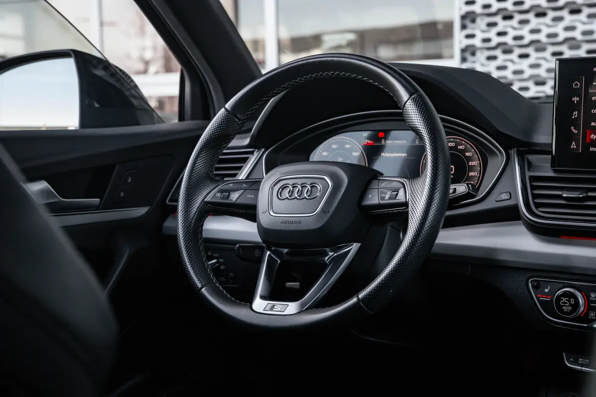 50 TFSI e S edition Competition | Achteruitrijcamera | Apple Carplay/Android Auto|telefoonintegratie premium | Elektrisch bedienbare achterklep | Panoramadak | Achteruitrijcamera | Stoelverw