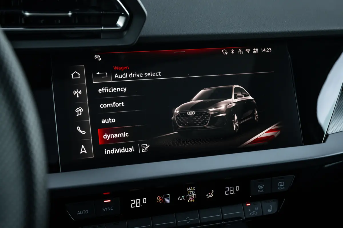 45 TFSI e S edition Competition | Panoramadak | Achteruitrijcamera | ACC | Sfeerverlichting | | Achteruitrijcamera | Apple Carplay/Android Auto|telefoonintegratie premium | Cruise control ad