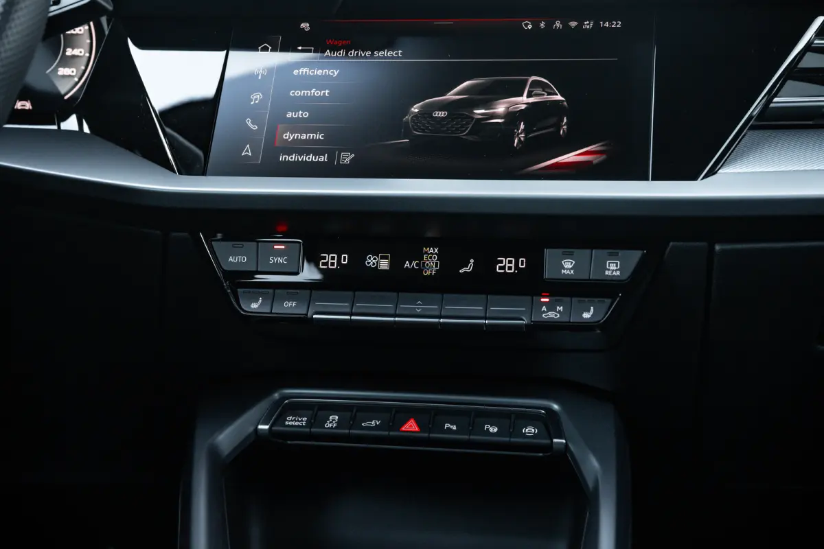 45 TFSI e S edition Competition | Panoramadak | Achteruitrijcamera | ACC | Sfeerverlichting | | Achteruitrijcamera | Apple Carplay/Android Auto|telefoonintegratie premium | Cruise control ad