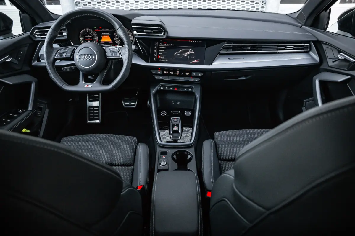45 TFSI e S edition Competition | Panoramadak | Achteruitrijcamera | ACC | Sfeerverlichting | | Achteruitrijcamera | Apple Carplay/Android Auto|telefoonintegratie premium | Cruise control ad