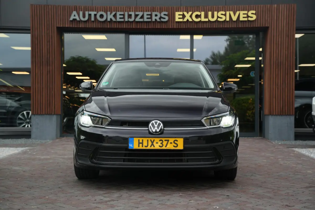 1.0 TSI Life Business Apple carplay Getint glas Airco Emergency braking DAB+ File assistent Navi