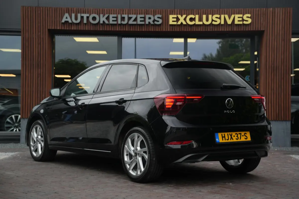 1.0 TSI Life Business Apple carplay Getint glas Airco Emergency braking DAB+ File assistent Navi