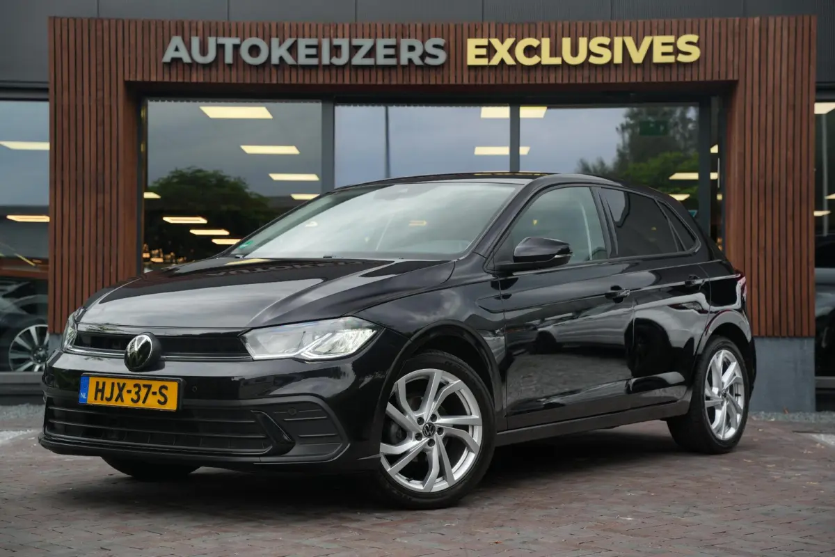 1.0 TSI Life Business Apple carplay Getint glas Airco Emergency braking DAB+ File assistent Navi