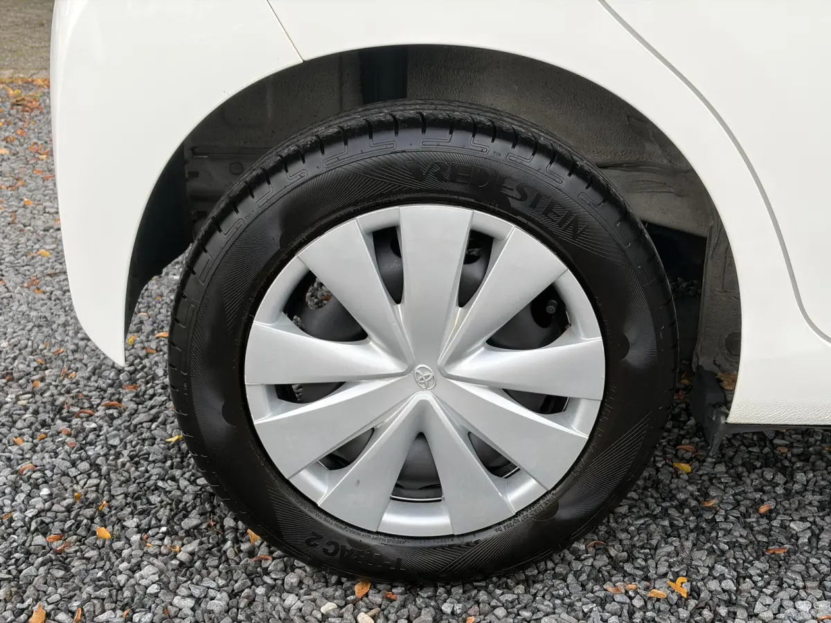 1.0 VVT-i x-fun ✓Airco✓Cruise✓Trekhaak✓Zeer Zuinig✓5 Deurs✓N.A.P✓Apk tot 04-2027