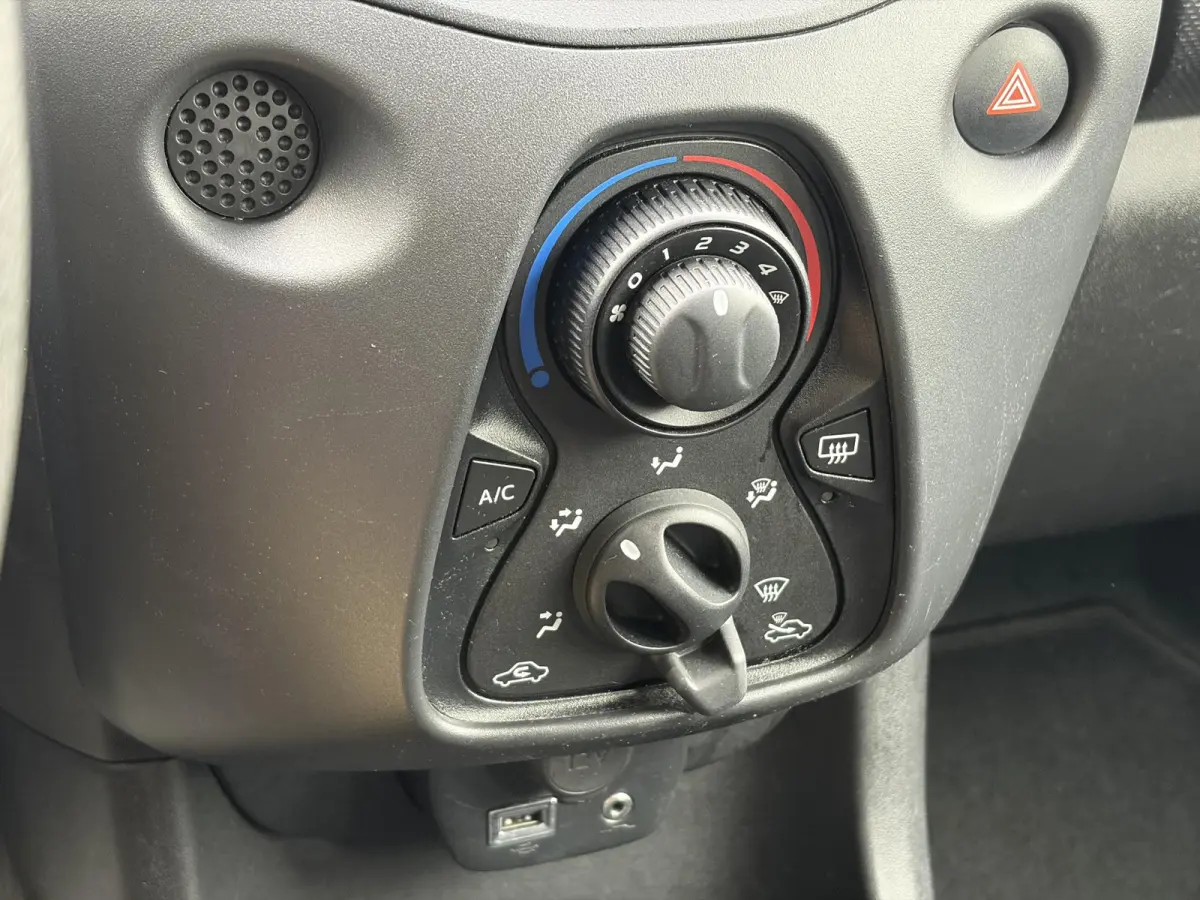 1.0 VVT-i x-fun ✓Airco✓Cruise✓Trekhaak✓Zeer Zuinig✓5 Deurs✓N.A.P✓Apk tot 04-2027