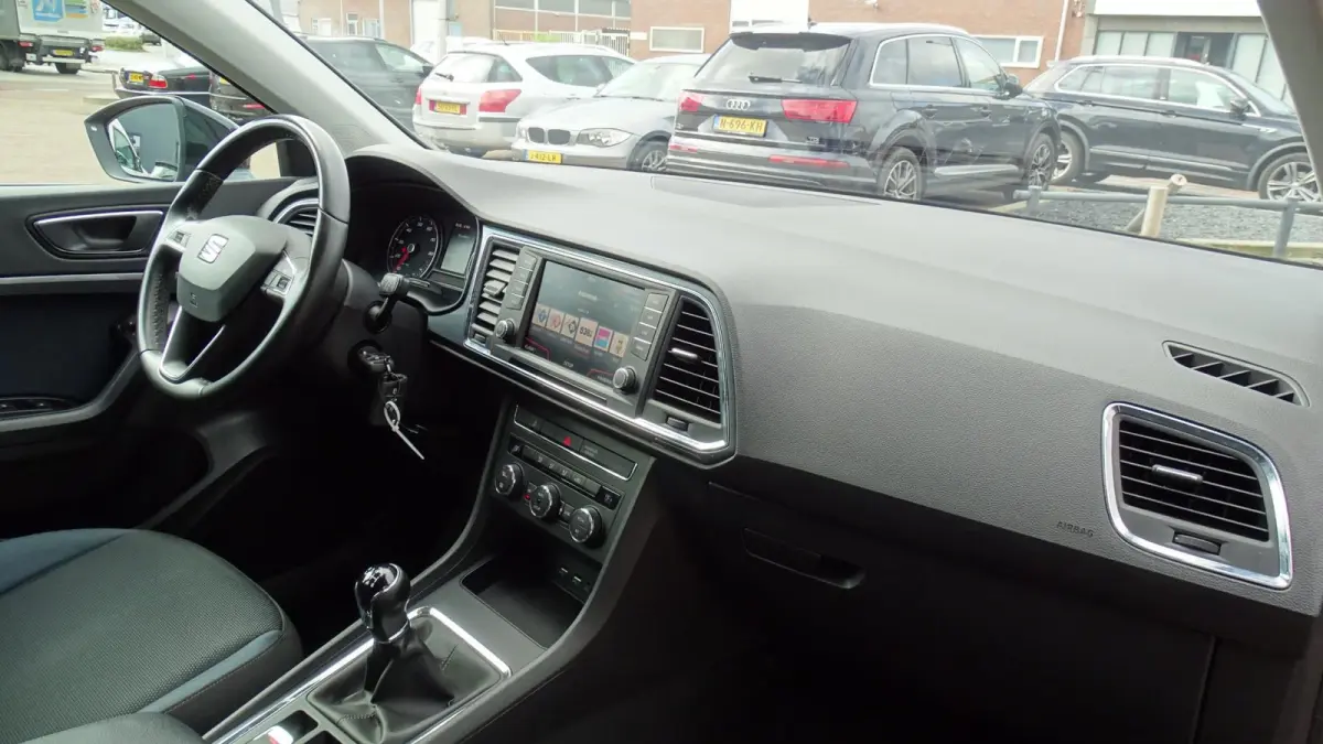 1.0 EcoTSI Style | 5deurs | Navi | Airco | Hoge Instap | 2019 | Vol opties | Inruil mogelijk