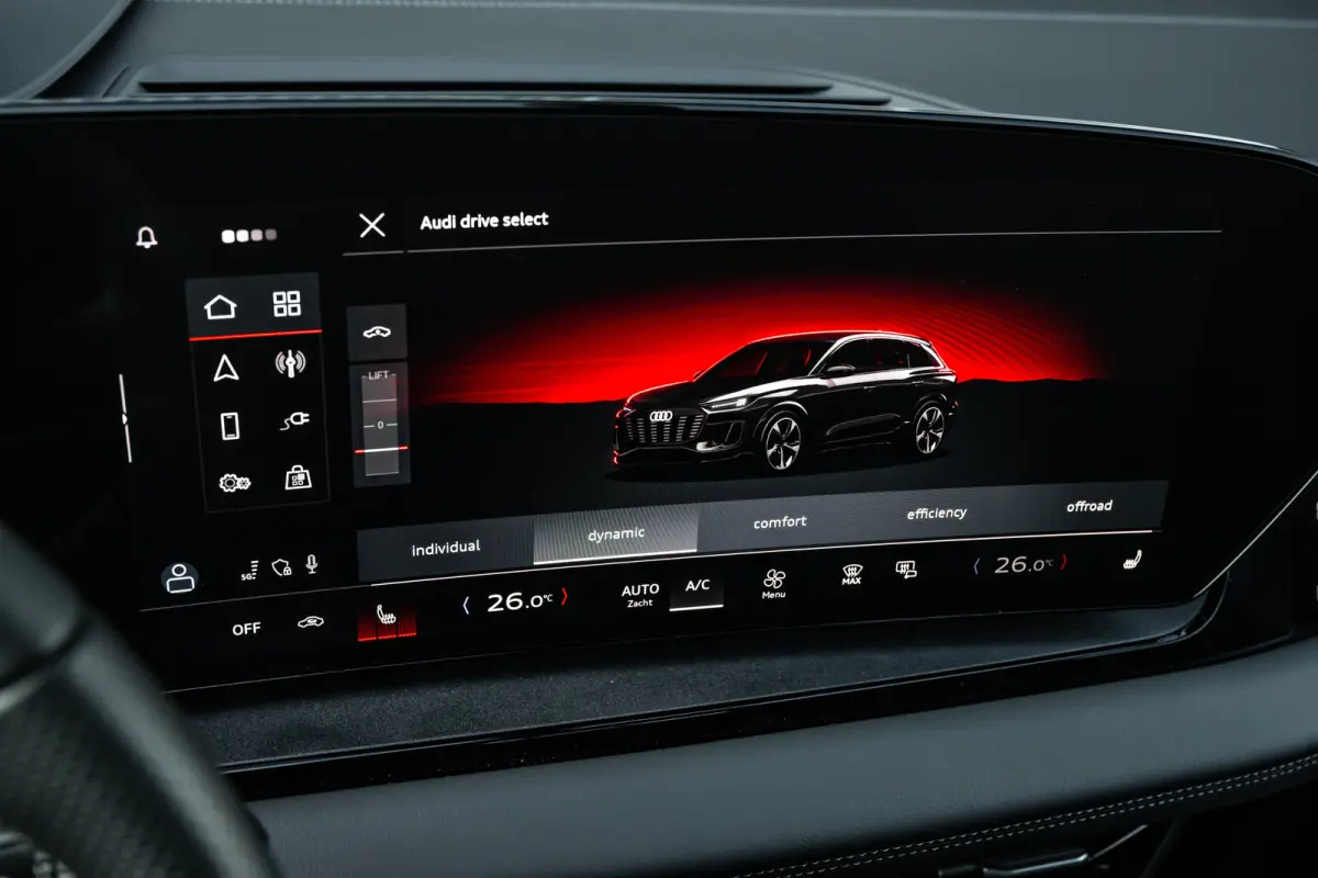S edition performance 100 kWh | Achterstoelen verwarmd | Apple Carplay/Android Auto|telefoonintegratie premium | Cruise control adaptief | Panoramadak | Luchtvering | Trekhaak | Bang & Olufs