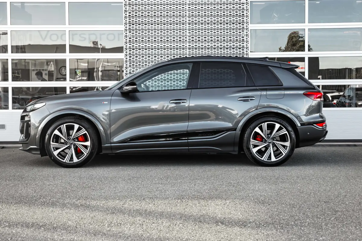 S edition performance 100 kWh | Achterstoelen verwarmd | Apple Carplay/Android Auto|telefoonintegratie premium | Cruise control adaptief | Panoramadak | Luchtvering | Trekhaak | Bang & Olufs