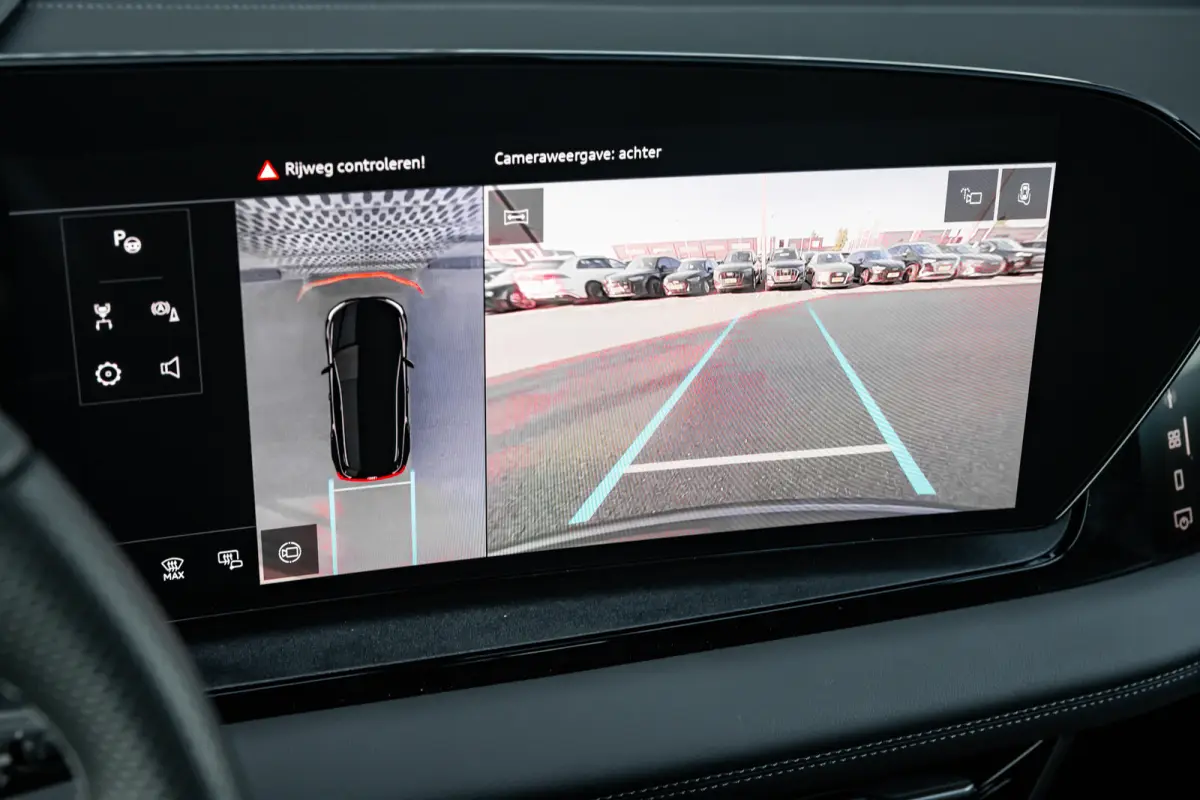S edition performance 100 kWh | Achterstoelen verwarmd | Apple Carplay/Android Auto|telefoonintegratie premium | Cruise control adaptief | Panoramadak | Luchtvering | Trekhaak | Bang & Olufs