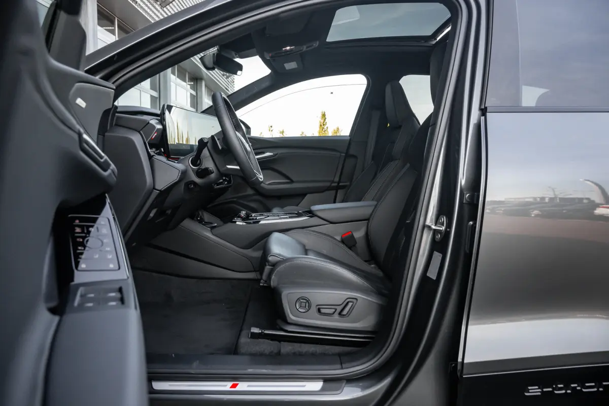 S edition performance 100 kWh | Achterstoelen verwarmd | Apple Carplay/Android Auto|telefoonintegratie premium | Cruise control adaptief | Panoramadak | Luchtvering | Trekhaak | Bang & Olufs