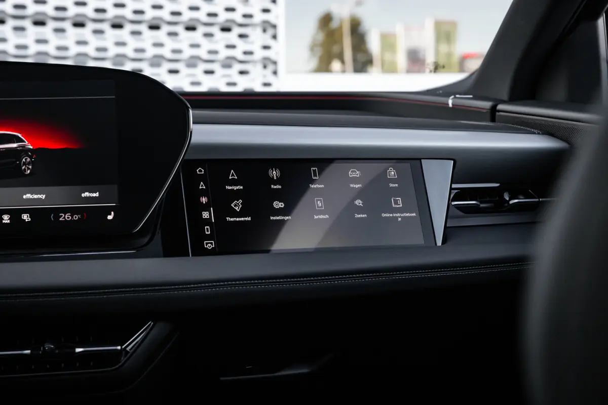 S edition performance 100 kWh | Achterstoelen verwarmd | Apple Carplay/Android Auto|telefoonintegratie premium | Cruise control adaptief | Panoramadak | Luchtvering | Trekhaak | Bang & Olufs