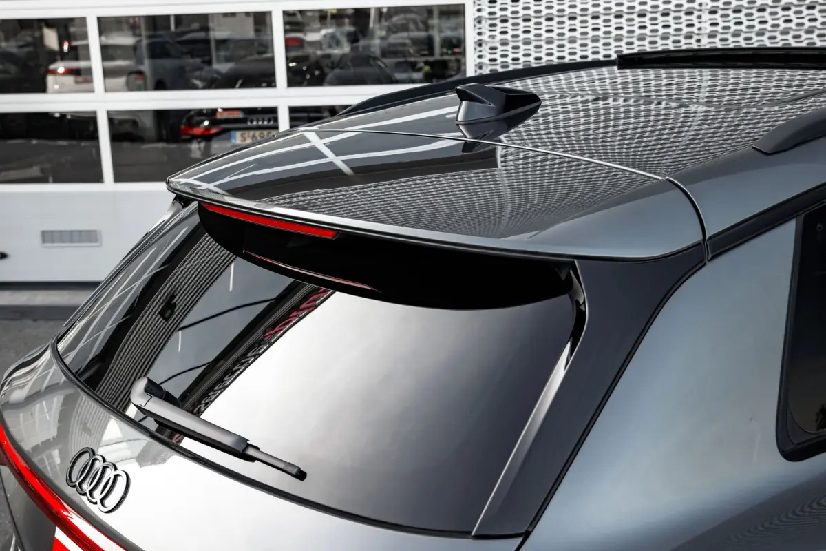S edition performance 100 kWh | Achterstoelen verwarmd | Apple Carplay/Android Auto|telefoonintegratie premium | Cruise control adaptief | Panoramadak | Luchtvering | Trekhaak | Bang & Olufs