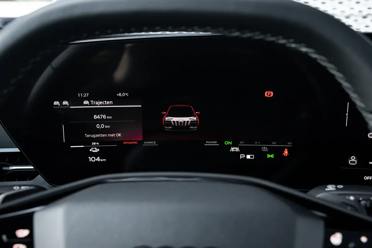 S edition performance 100 kWh | Achterstoelen verwarmd | Apple Carplay/Android Auto|telefoonintegratie premium | Cruise control adaptief | Panoramadak | Luchtvering | Trekhaak | Bang & Olufs