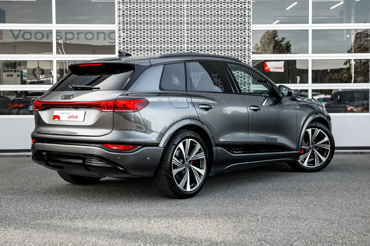 S edition performance 100 kWh | Achterstoelen verwarmd | Apple Carplay/Android Auto|telefoonintegratie premium | Cruise control adaptief | Panoramadak | Luchtvering | Trekhaak | Bang & Olufs