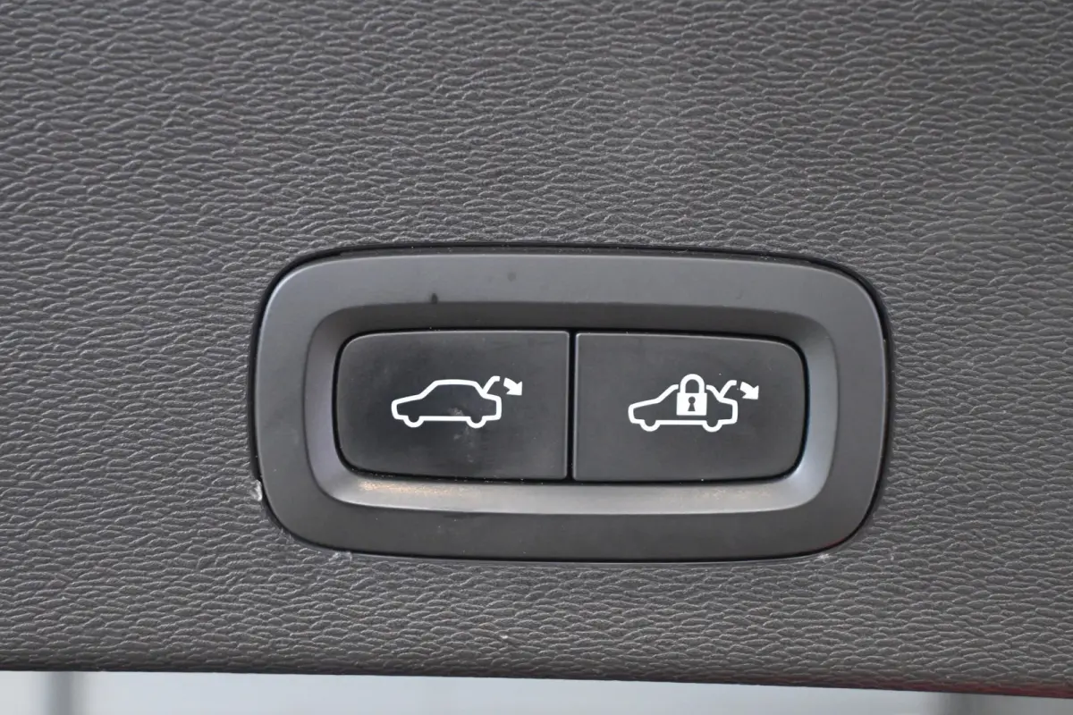 Recharge Plus 69 kWh NAP! SOH 94.6% Clima Adaptieve Cruise Carplay Panoramadak Trekhaak CarPlay 100% Onderhouden! Inruil Mogelijk!